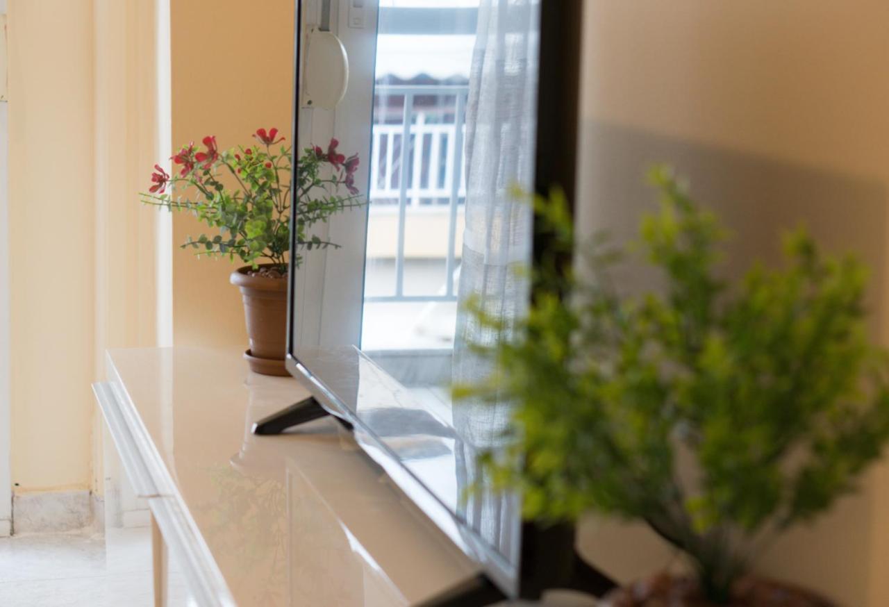 Modern Cozy Apartment In Kalamaria 外观 照片