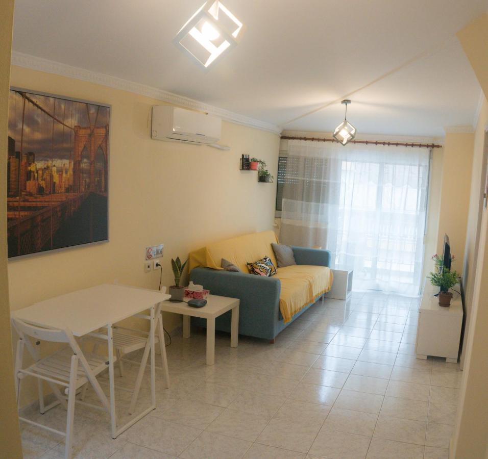 Modern Cozy Apartment In Kalamaria 外观 照片