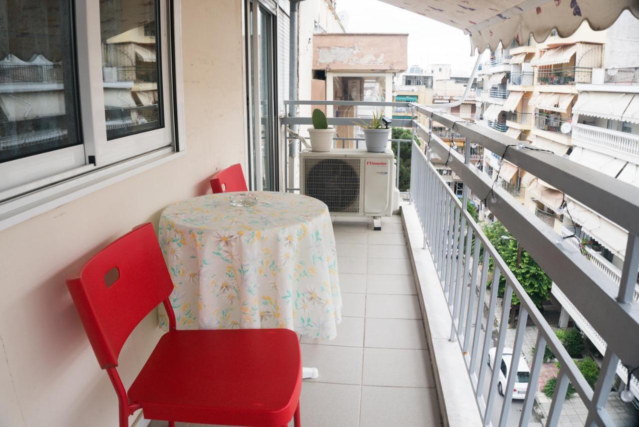 Modern Cozy Apartment In Kalamaria 外观 照片